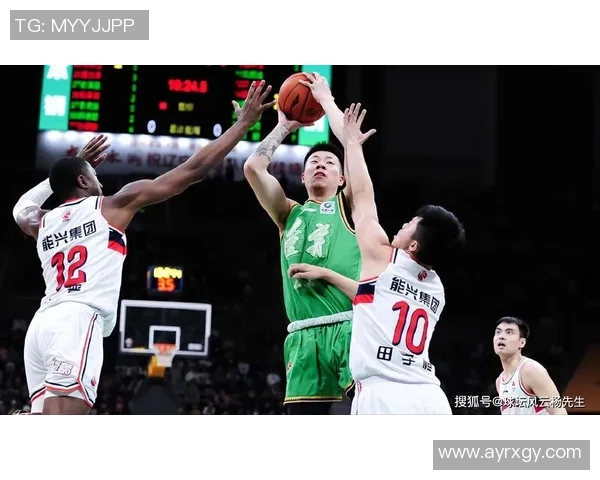 CBA直播时代精彩对决中国广州队迎战山东西王队激烈角逐引人瞩目