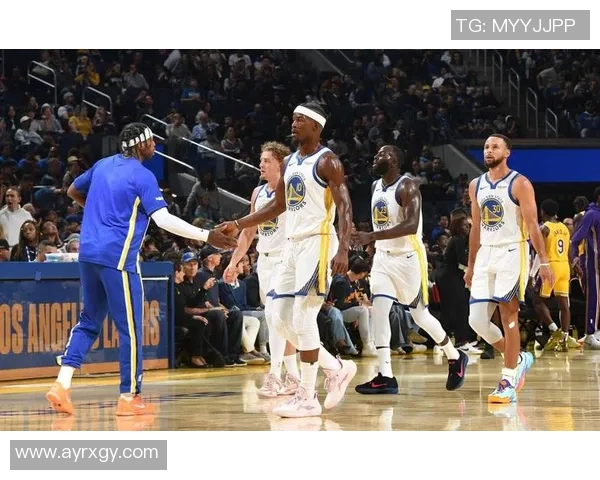 湖人勇士季前赛对决精彩回顾与赛后分析尽在10月19日比赛现场 湖人勇士季前赛对决精彩回顾与赛后分析尽在10月19日比赛现场